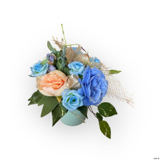 Umelý aranžmán z ruží a pivonii