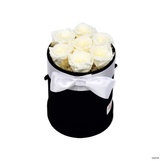 Trvácne biele ruže v čiernom zamatovom boxe 