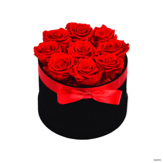 Trvácne ruže v čiernom zamatovom boxe 